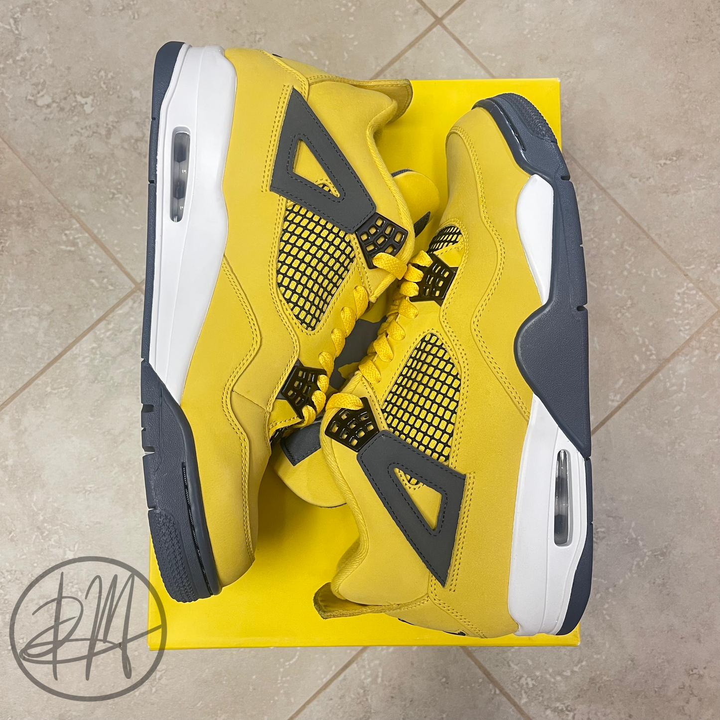 2021 Air Jordan 4 Lighting