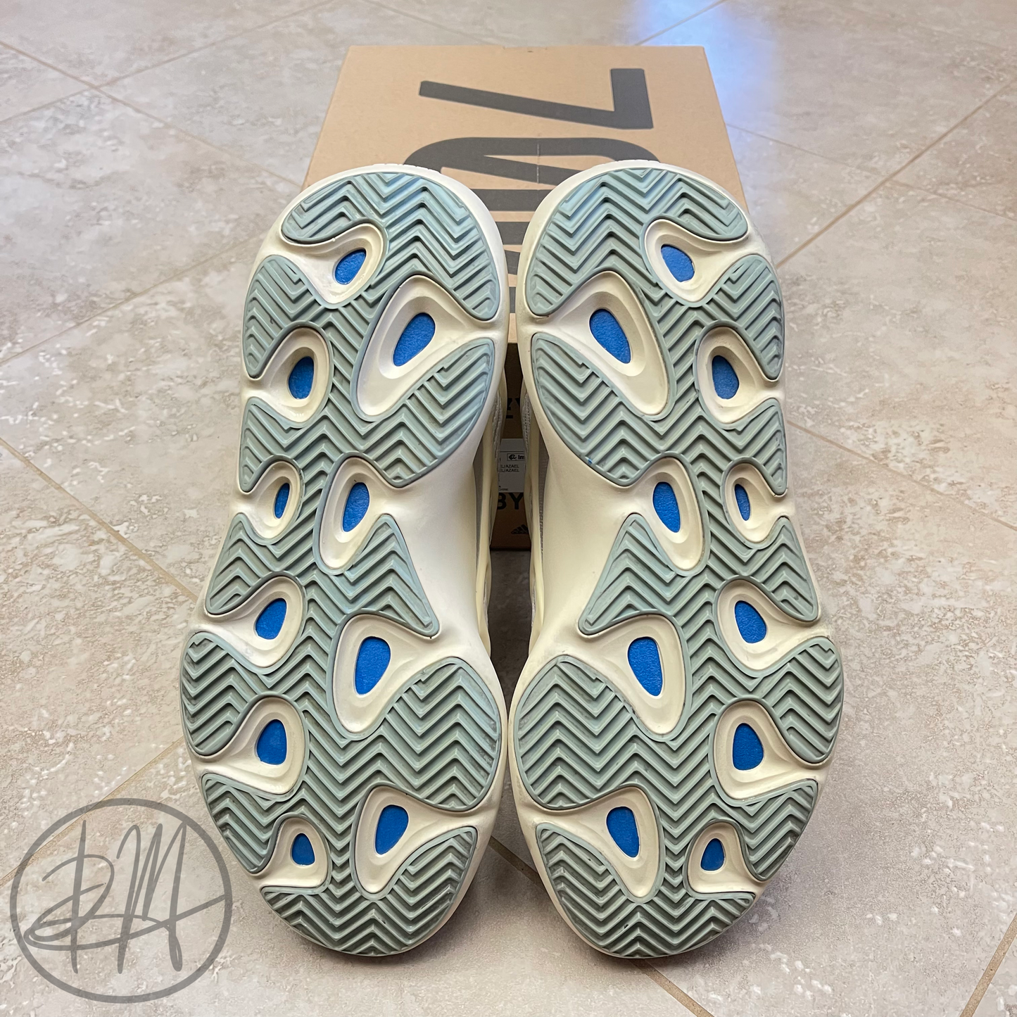 2022 Adidas Yeezy 700 Azael